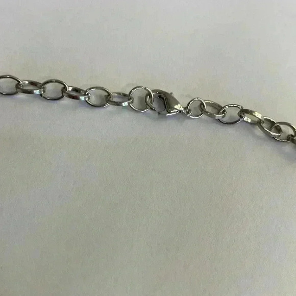 Body Central necklace - Picture 4 of 4